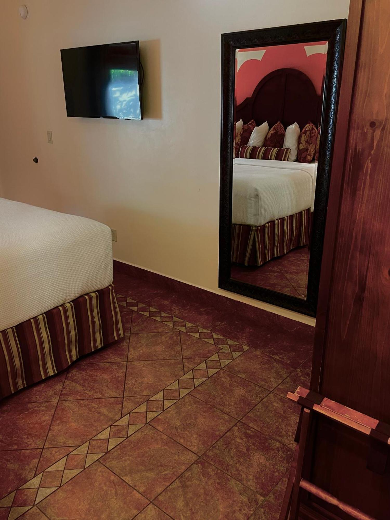 פאלם ספרינגס Los Arboles Hotel מראה חיצוני תמונה