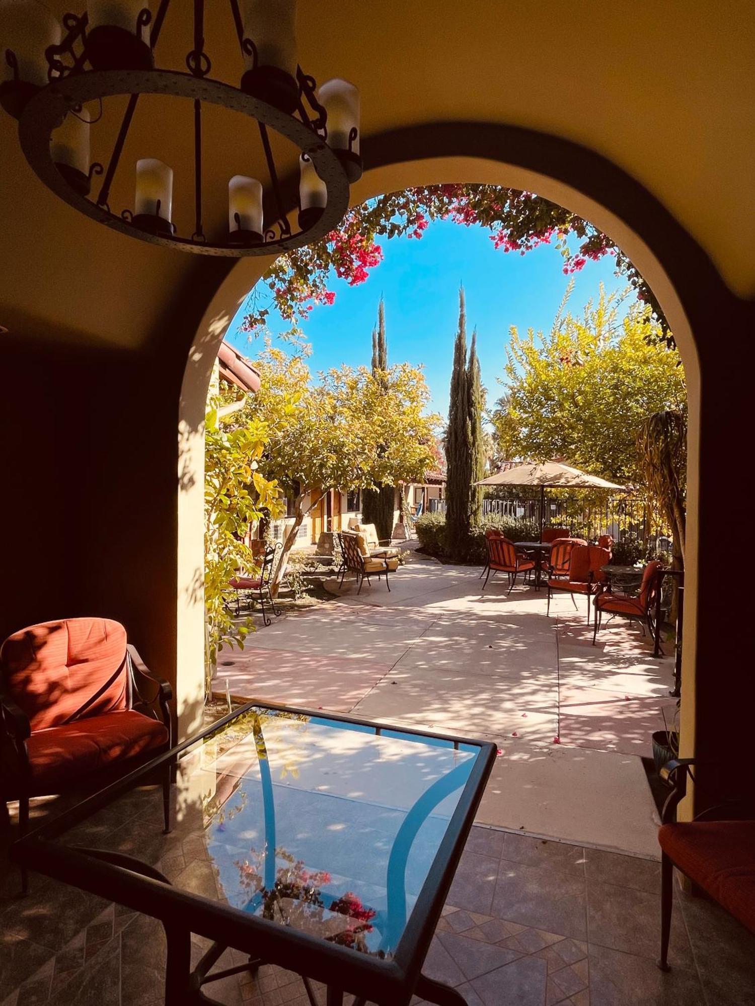 פאלם ספרינגס Los Arboles Hotel מראה חיצוני תמונה